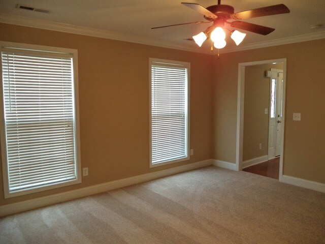 Building Photo - 6317 Stillglen Ln