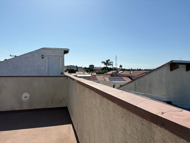 Building Photo - 2706 Voorhees Ave