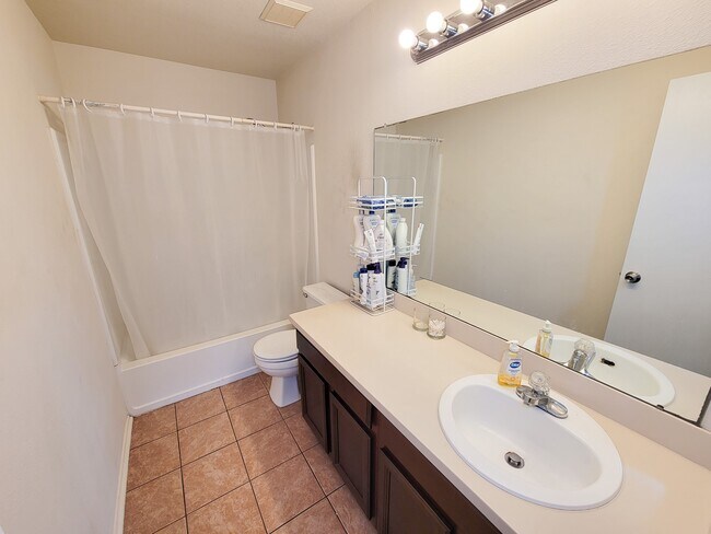 Building Photo - 2131 Cold River Dr