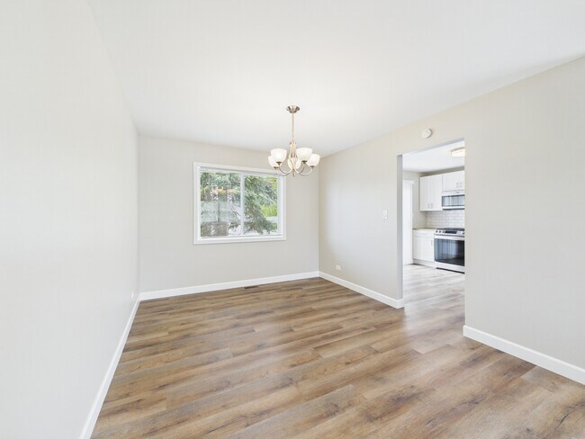 Building Photo - 4360 Mumford Dr