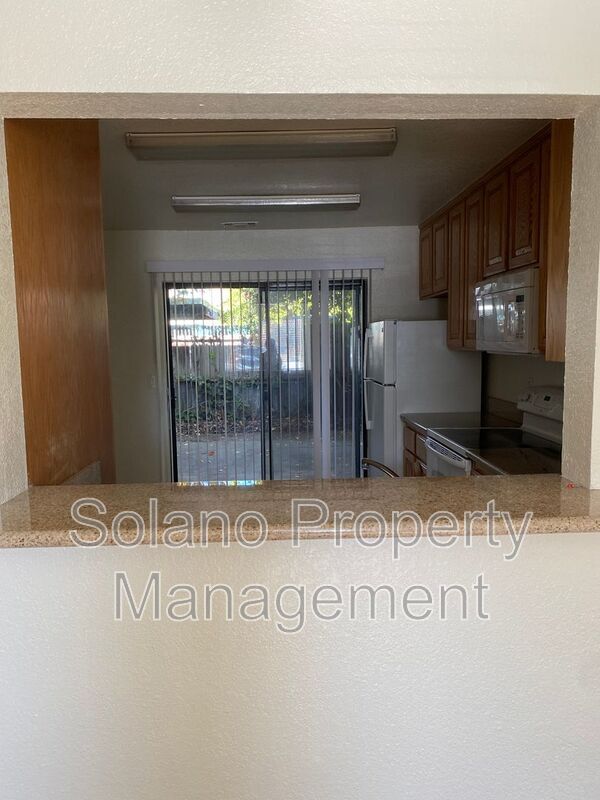 Building Photo - 516 Pacific Ave