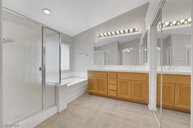 Building Photo - 8730 Wallaby Ln