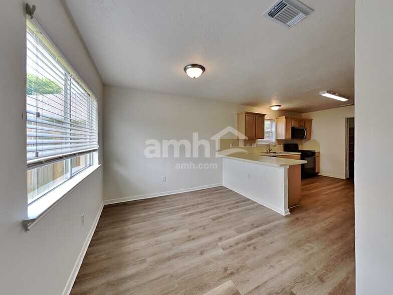 Building Photo - 19402 Misty Cove Dr