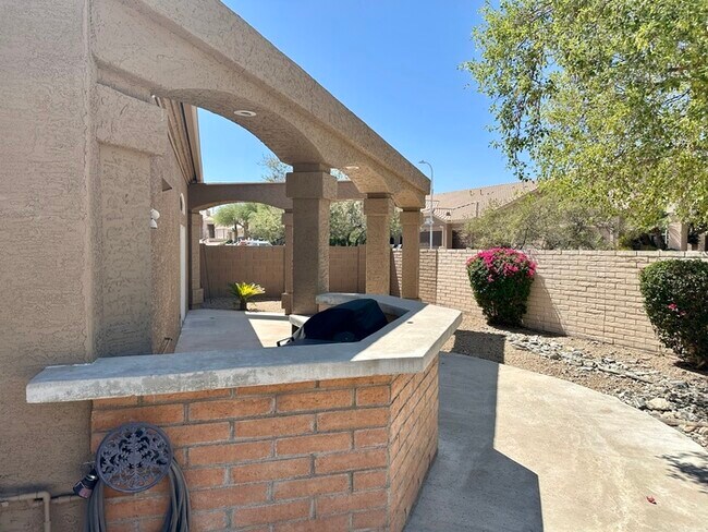 Building Photo - Spectacular Club West Executive home on co...
