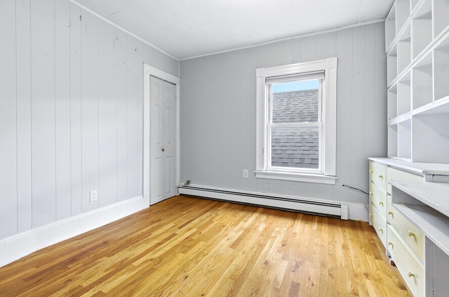 Building Photo - 289 Elm St