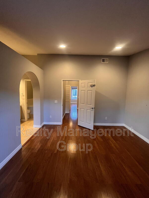 Building Photo - 12507 El Camino Real