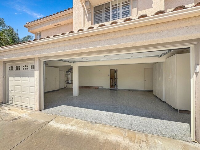 Building Photo - Spacious Oceanside Retreat with Pool, Spa,...