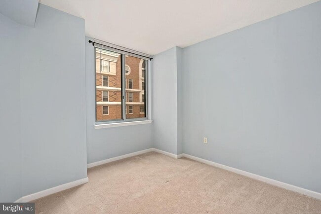 Building Photo - 851 N Glebe Rd