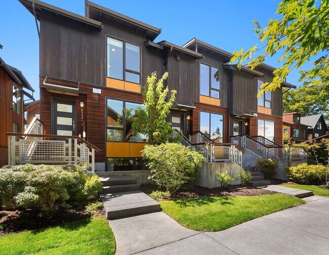 Building Photo - 3bd/3ba Seattle Townhome