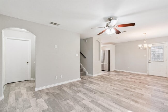 Building Photo - 1011 Tesoro Hills