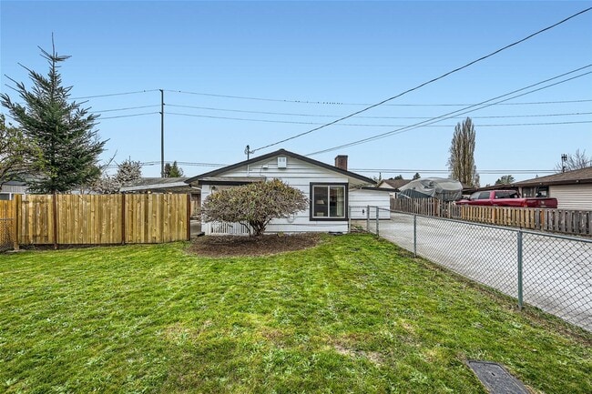 Building Photo - Just renovated - 4 bedroom Home