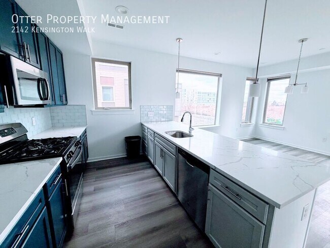 Building Photo - 2142 Kensington Walk