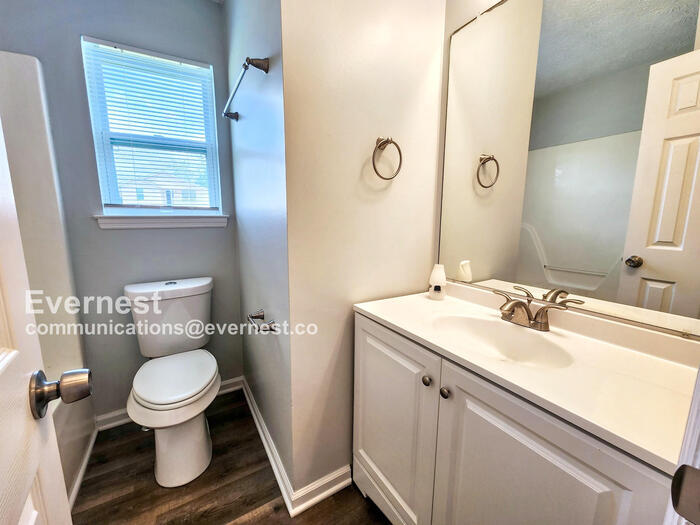 Building Photo - 303 Dove Point