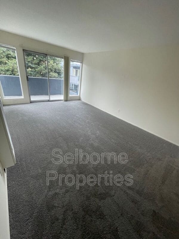 Building Photo - 407 Fairmount Ave