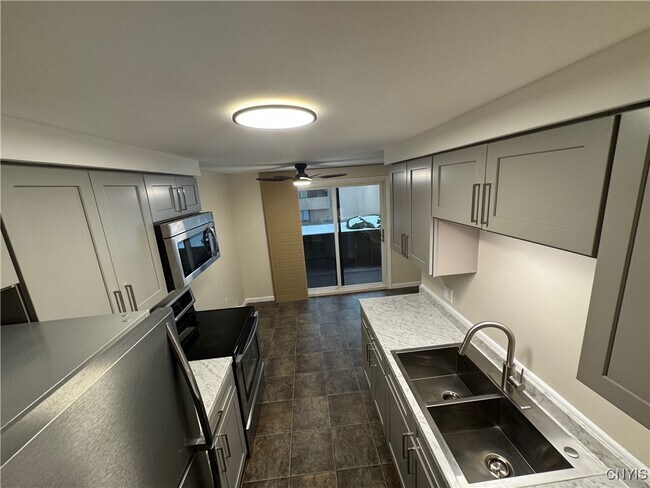 Building Photo - 44 Watertree Dr