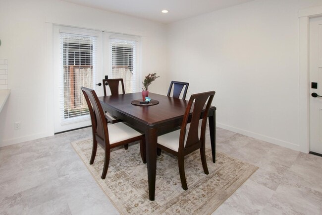 Building Photo - Charming Jewel Box Home Just Minutes from ...