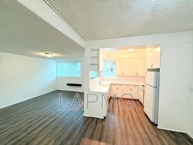 Building Photo - 808 Princeton St