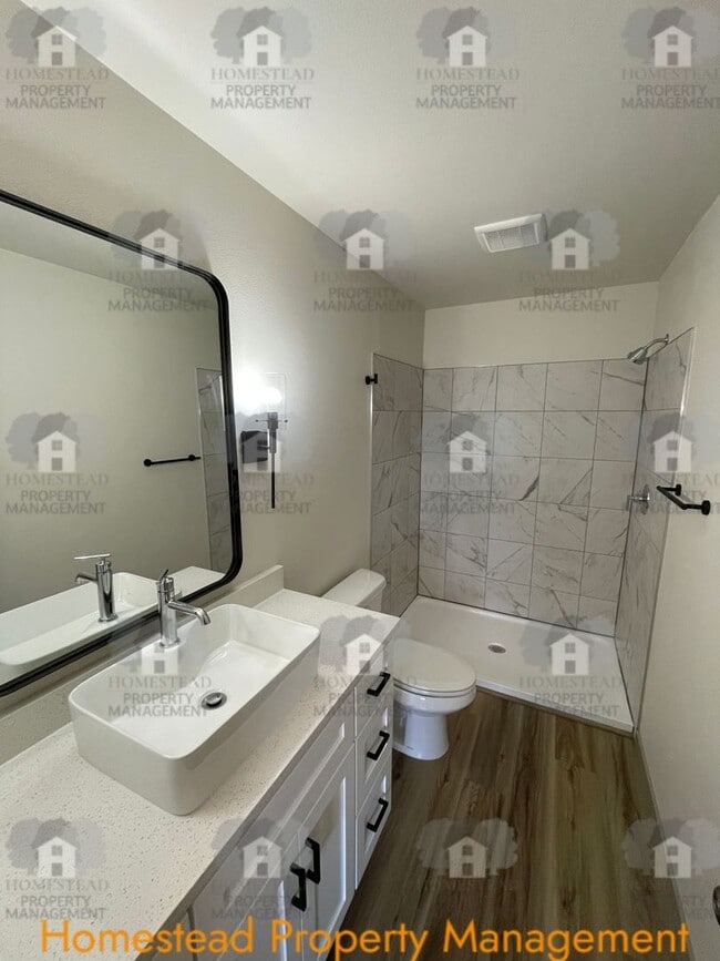 Building Photo - BEAUTIFUL HOME IN DALLAS!