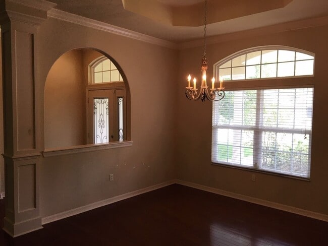 Building Photo - A Must See Cobblefield Beauty!