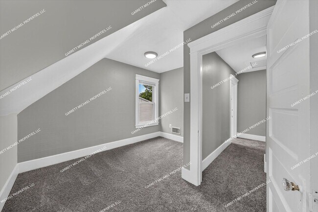 Building Photo - 2322 Fordham St