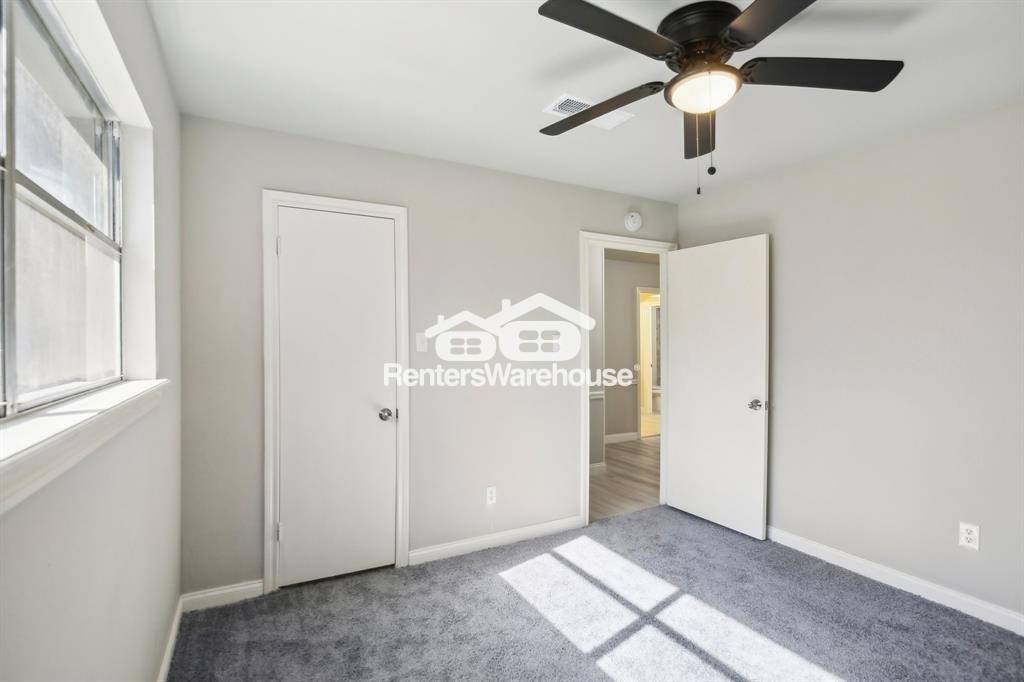 Building Photo - 6531 Coral Ridge Rd