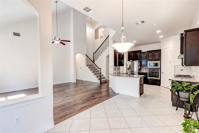 Building Photo - 15517 Bended Knee Dr