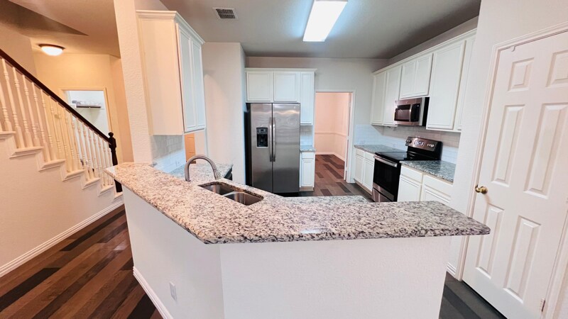 Building Photo - 818 Green Pond Dr