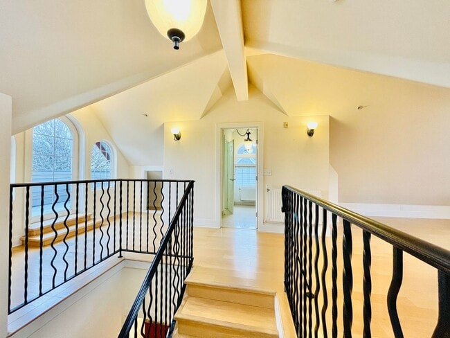 Building Photo - 1524 14th Ave S