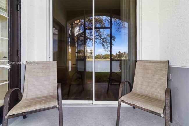 Building Photo - 751 SW 148th Ave