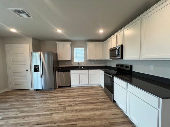 Building Photo - Charming 3/2.5 2 Story Home in Hiddenbrook