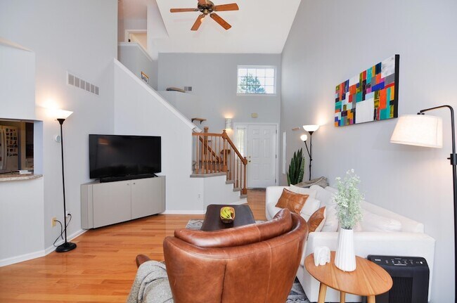Building Photo - 4471 Hillside Ct