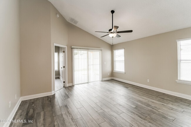 Building Photo - 3107 Wandering Oaks Dr