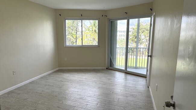 Building Photo - 2760 Banyan Rd