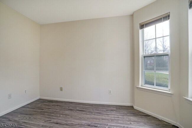 Building Photo - 16 Lagoon Way