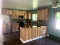 Building Photo - 855 Mann Hill Rd