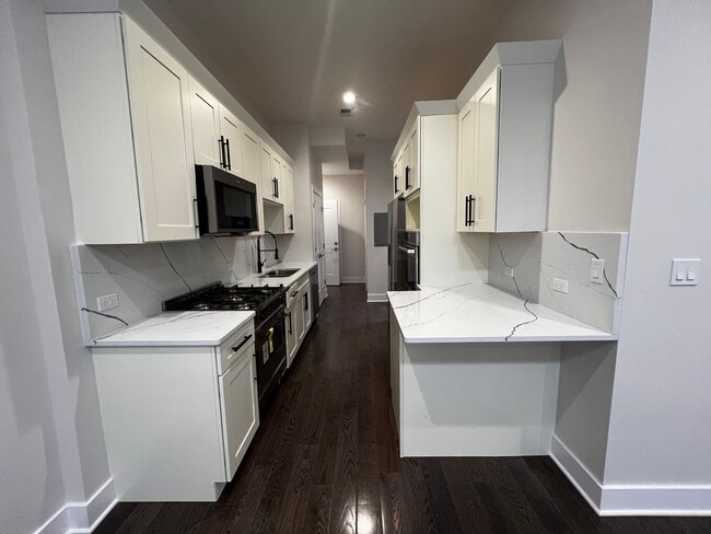 Building Photo - 4819 Main St