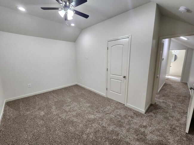 Building Photo - 1906 Alcoa Blvd