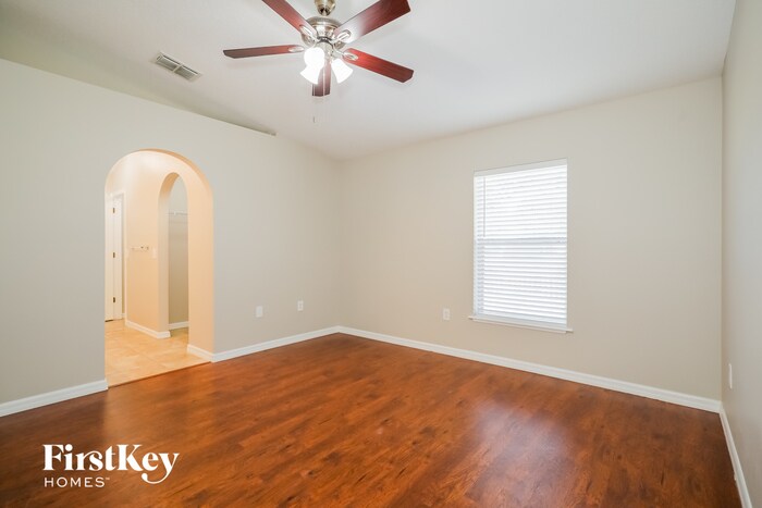 Building Photo - 208 King Arthur Ct