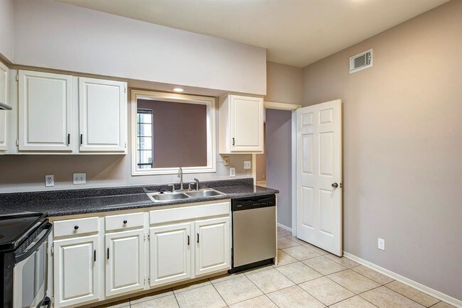 Building Photo - 4000 Purdue St