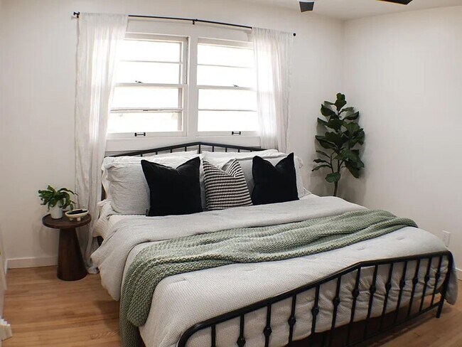 Building Photo - Sit Back, Relax. Your New home Awaits.