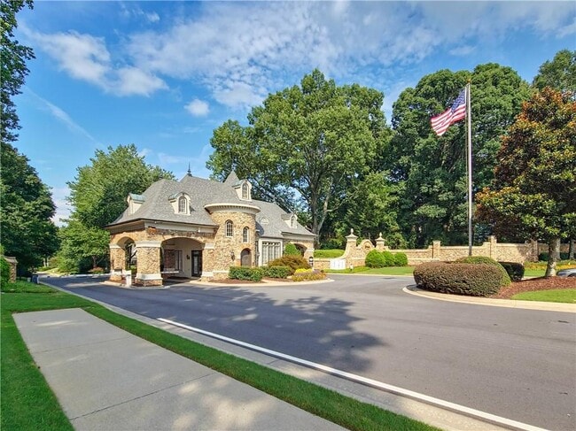 Building Photo - 7335 Craigleith Dr