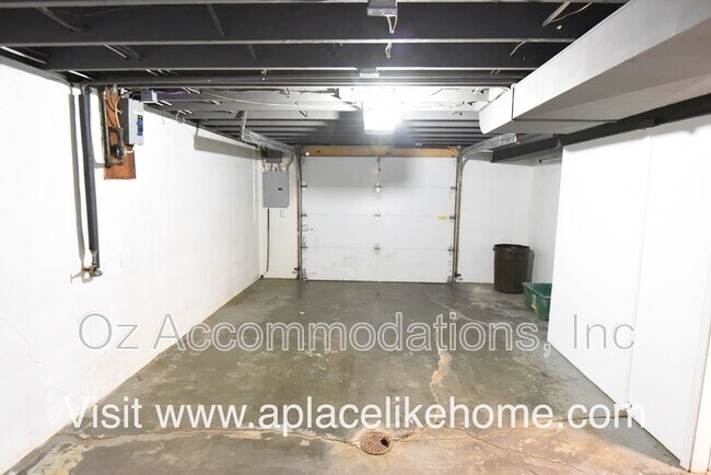Building Photo - 3131 N 63rd St