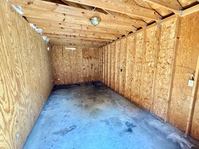 Building Photo - 7312 Country Side Rd