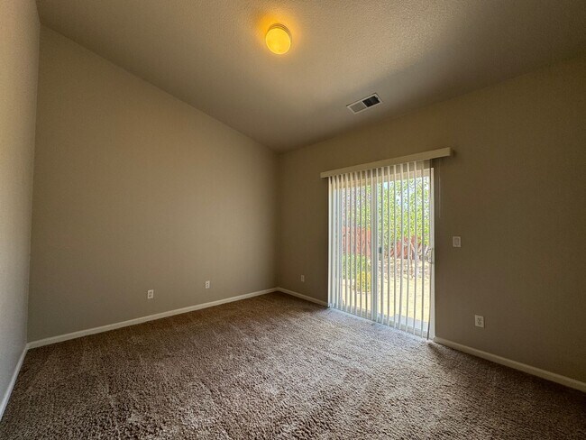 Building Photo - Spacious 4 Bed / 2 Bath Home in North Reno – $2,400/mo