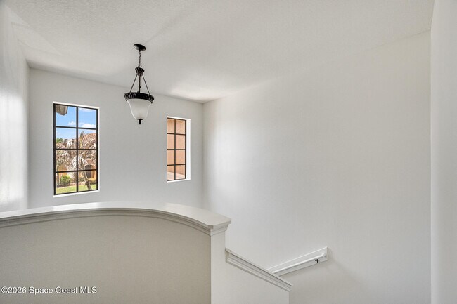 Building Photo - 733 Ventura Dr