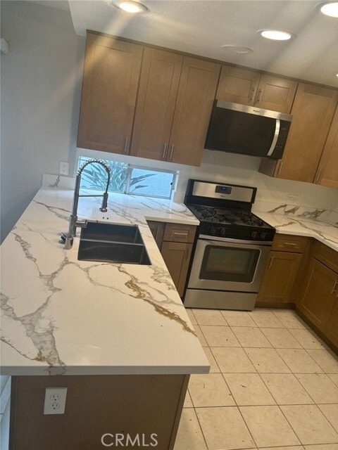 Building Photo - 12 Brookdale