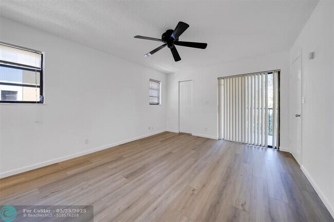 Building Photo - 2031 Coral Ridge Dr