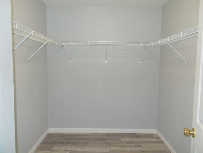 Building Photo - Comfort and Convenience in a Picturesque Gated Community