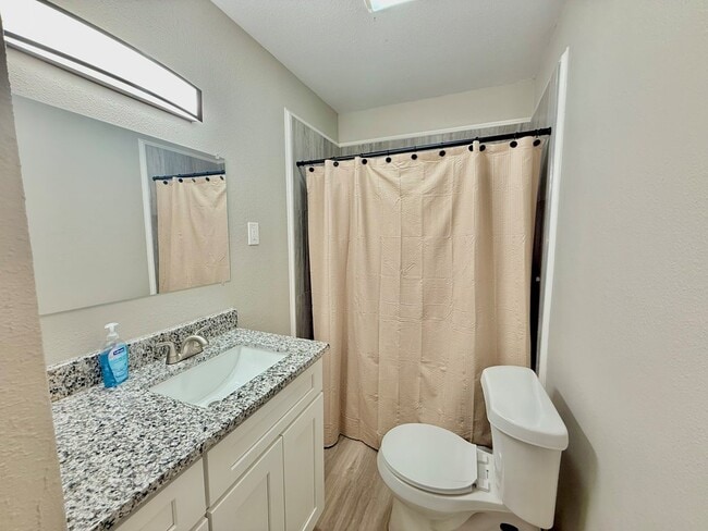 Building Photo - 303 Fiesta Ave