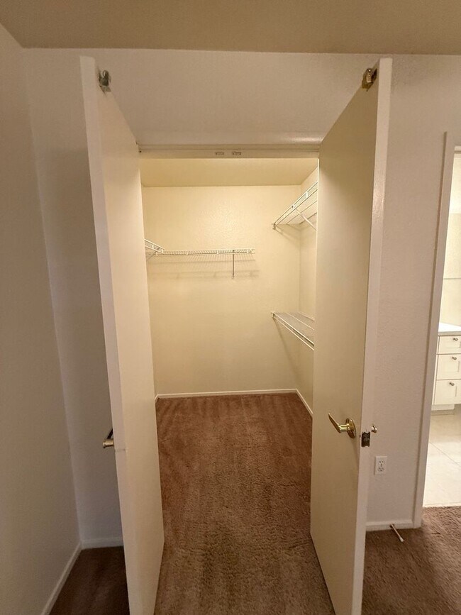 Building Photo - TWO BEDROOM TWO BATH GROUND FLOOR CORNER C...